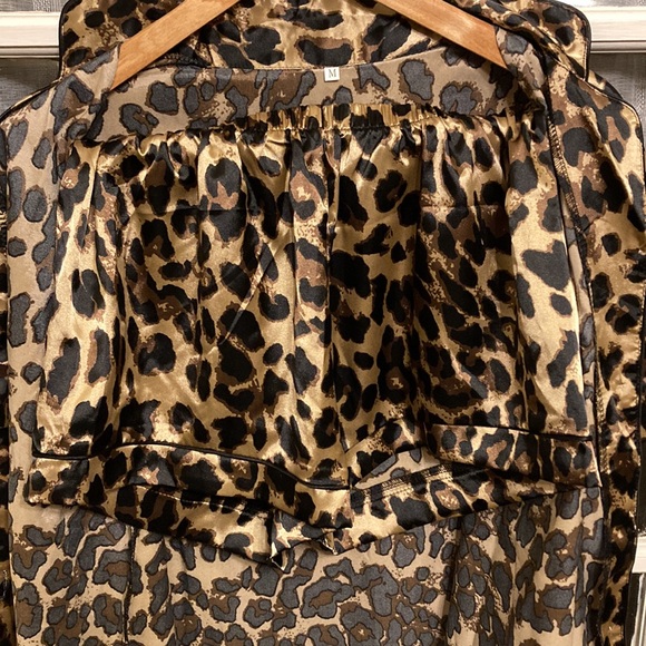 Cheetah Satin Pajama Short Set. Sz: Medium - Picture 11 of 14